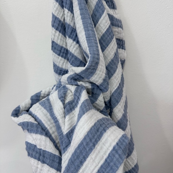 aden + anais Cotton Muslin Swaddle Blanket - Picture 4 of 10